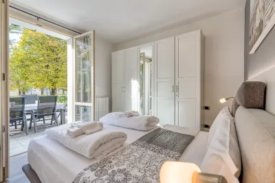 Villa Apartments - Porto Letizia Hotel dekat Lungolago Porlezza