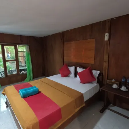 Maryan Moyo Bungalows & Resto