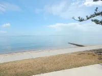 Charming, Private 3-Bedroom Cottage by the Bay Hotels in Wynnum
