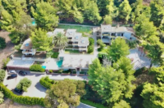 迪奧米德斯集團的拉霍尼克朗威爾 住宿飯店