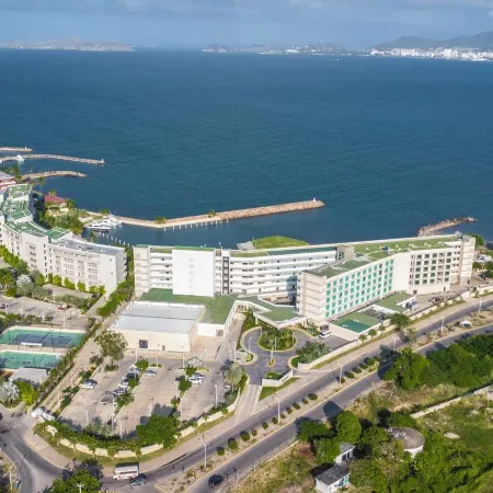 Eurobuilding Hotel & Suites Lecheria Отели в г. Лечерия