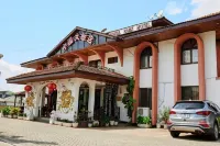 Royal Park Hotel Hotels in Nhyiaeso