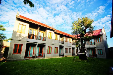 Chu Hotel Отели рядом с достопримечательностью «S.W.A.T Chiang Mai»