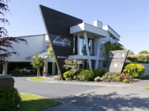 Beechtree Motel Hotels near Waipahihi Botanical Reserve