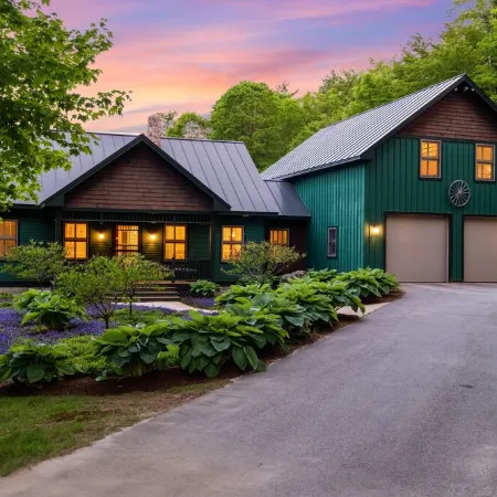 Luxury Riverfront Home on 15+ Private Acres • Hot Tub • Game Room • Sleeps 16 Отели в г. Кэмптон