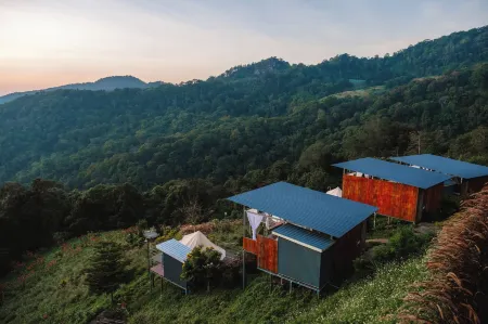 happycamp phuchifa Отели в г. Wiang Kaen