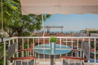 Phoenix Apartments - Alpha1 Hotel dekat Pantai Tsilivi