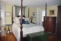 1700's Roomy Historic Home on 3 private acres in Mystic CT Area