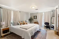 Woodsy, Quiet Neighborhood, 2 bedroom