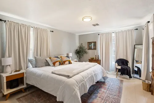 Woodsy, Quiet Neighborhood, 2 bedroom