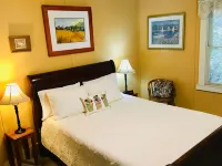 Cozy 1 BR Cottage 2 Block Stroll to Sonoma Plaza.