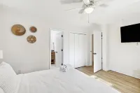 Private Pool~King Beds~Fire Pit~Sunroom~Near Charleston Hotels near Middleton Place Equestrian Center