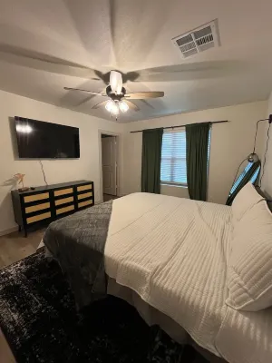Modern 3-bedroom house with WiFi and in Lubbock