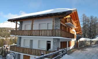 Les Petits Mélèzes