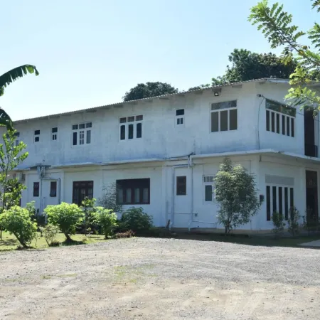 Red Lotus Holiday Resort