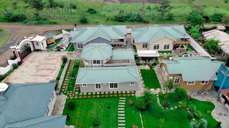 La'Tonna Safari Hotel Отели в г. Серенгети