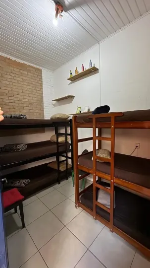 Pinheiros Hostel & Food