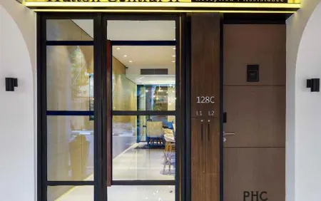 Hutton Central Hotel Managed By The Ascott Limited  Отели рядом с достопримечательностью «Hean Boo Thean Temple»