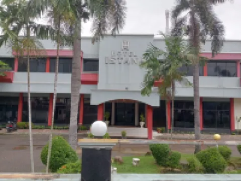 Hotel Istana Syariah Pekalongan by Hello Room Hotels in West Pekalongan