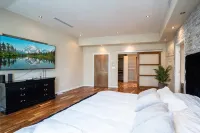 MTV Rented Million Dollar Mansion - 발코니