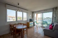 Superb T2 (sleeps 4-6) sea and Port Argeles in residence with pool