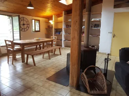 "La Miellerie "Gîte at the end of the world La Valbonnette