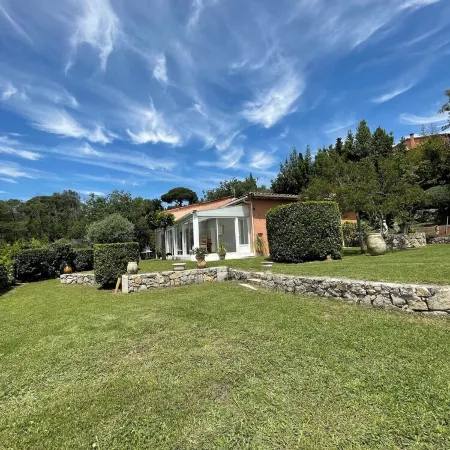 Maison Familiale au Calme, à Seulement 10 Minutes de Grasse Capitale du Parfum