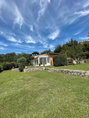 Maison Familiale au Calme, à Seulement 10 Minutes de Grasse Capitale du Parfum