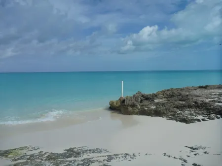 Ixora East - Beach access with great snorkeling spot