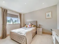 Lux Cottage Hotels near Sabden Baptist Church