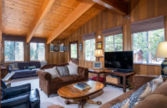 Charming, renovated Carnelian Bay Cabin