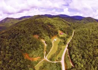 Romantic Tiny Home Cabin w/HotTub + Fire Pit, Doorstep to Adventures and Romance