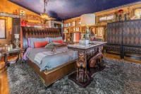 LaView 2-Story Waterfront Couples Suite -No kids, no drama & no stress allowed