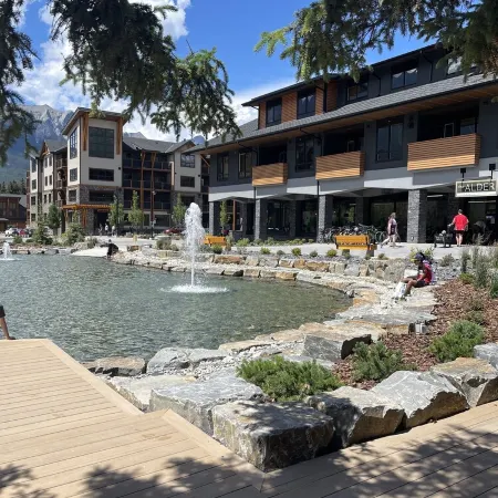 New building of 4 bedroom in the Spring Creek Canmore near Banff