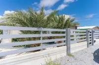 Luxury Modern Villa-Pool, Ocean View Deck, In/Outdoor Kitchen, 5min to the beach