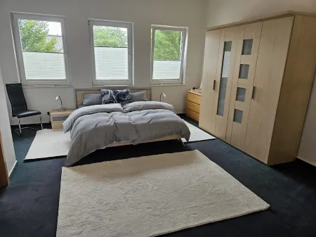 Ferienhaus, Lichtdurchflutetes Architektenhaus Отели рядом с достопримечательностью «Weihnachtliche Rathausstraße»