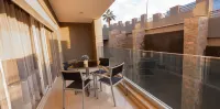 The Expert - Homestays