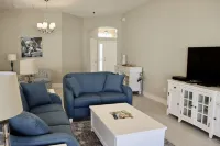 Designer home minutes from Eastport area, near 7 golf courses, & pet friendly!