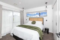The Green House: Luxe Eco Escape