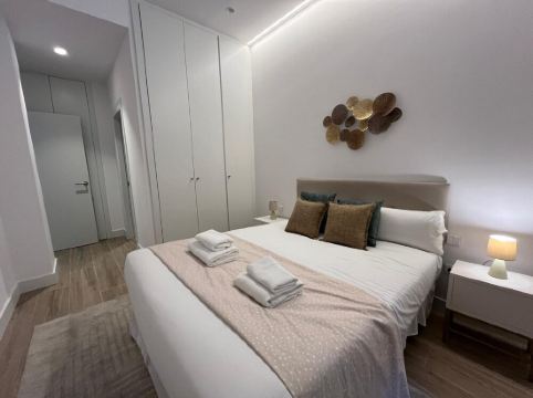 Cicero Luxury Living: Elite Design, Space and Location