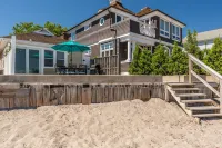 Beachfront cottage located in the heart of Fairfield Beach!!