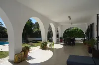 villa with private pool, 11 people, air conditioning located 200m from the beach