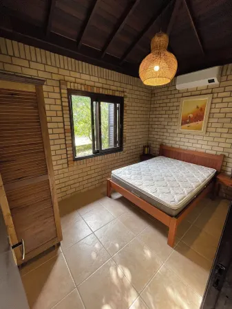 Beautiful home in Rosa Beach overlooking the Lagoon Отели в г. Имбитуба