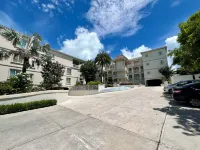 Extra spacious condo 5min from pristine beach