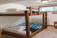 6 Bdrm Cottage@Blue Mountain, Near Ski Hills, Hot Tub/Sauna/Petfriendly