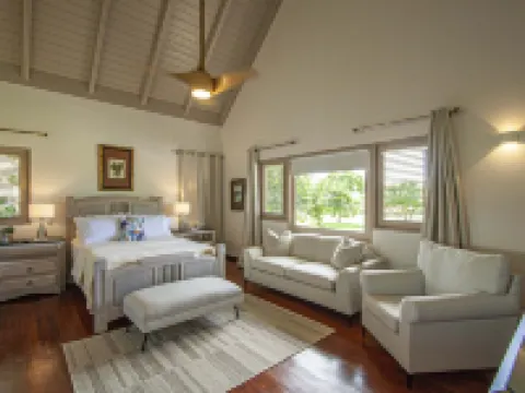 ATTRACTIVE RATES JUST REMODELED  - Near Beach 4 BD Amazing Golf View Villa Hotels in La Romana