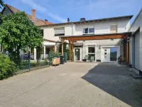 B - Fafa Home Hof With Pool