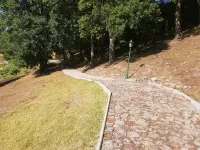 House with saltwater pool, tennis court and snooker room Hotels in Vila Verde