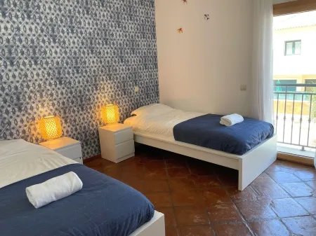 DomusIberica Casa Bonita - A/C, Wi Fi, private pool, a short walk to the beach!