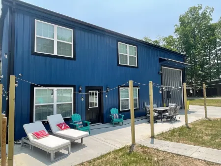 Beautiful NEW 4br 3 ba Barndaminium on Lake Cumberland